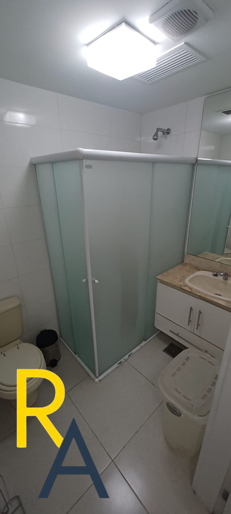 Av. Whashington Luis ,466 - Santos/SP